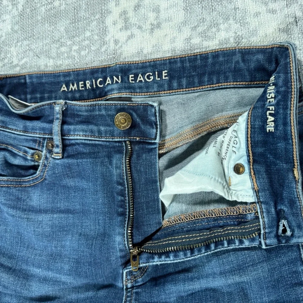 American Eagle Hi-Rise Flare Jeans Medium Wash Size 2 Regular Stretch Denim - Picture 6 of 11